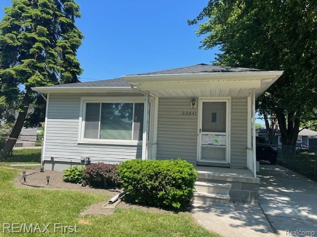 13 Mile Road, St. Clair Shores, MI 48082