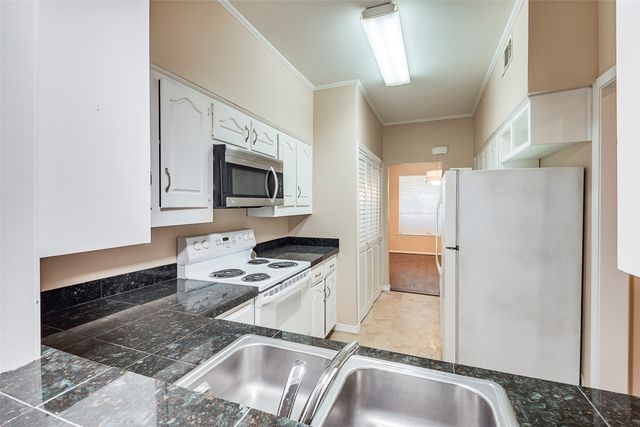 7418 Wellcrest Drive, Dallas, TX 75230