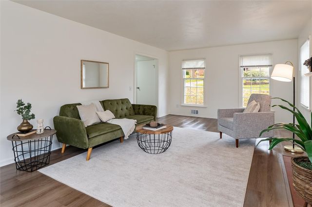 80 Country Corner Lane, Perinton, NY 14450