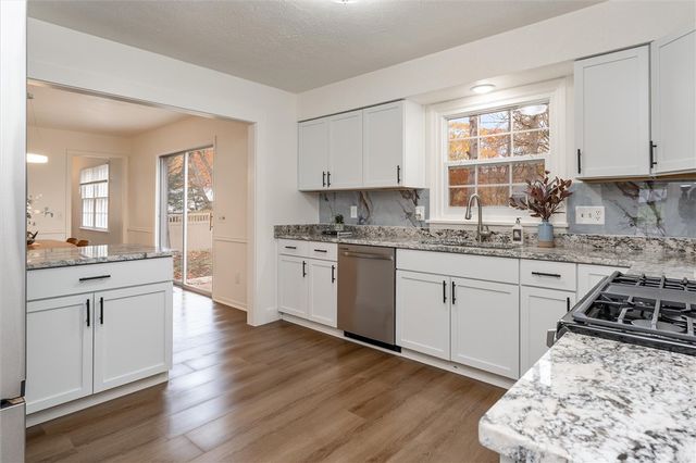 80 Country Corner Lane, Perinton, NY 14450