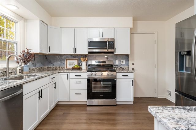 80 Country Corner Lane, Perinton, NY 14450