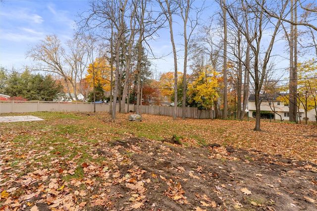 80 Country Corner Lane, Perinton, NY 14450