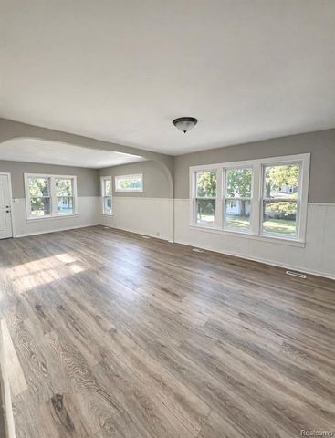 125 E Oakley Street, Flint, MI 48503