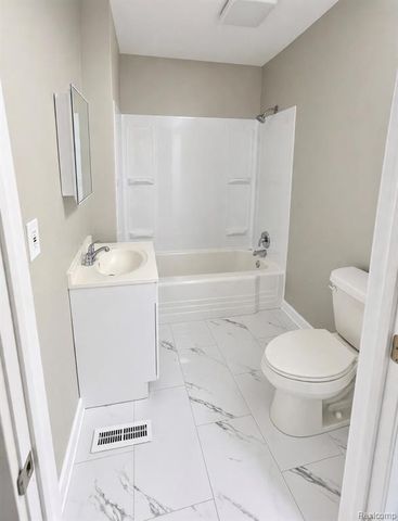 125 E Oakley Street, Flint, MI 48503