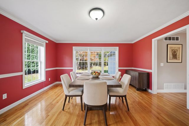 10 Ridgewood Road, Plaistow, NH 03865