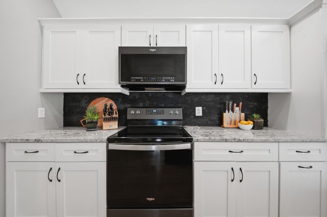 10 Ridgewood Road, Plaistow, NH 03865