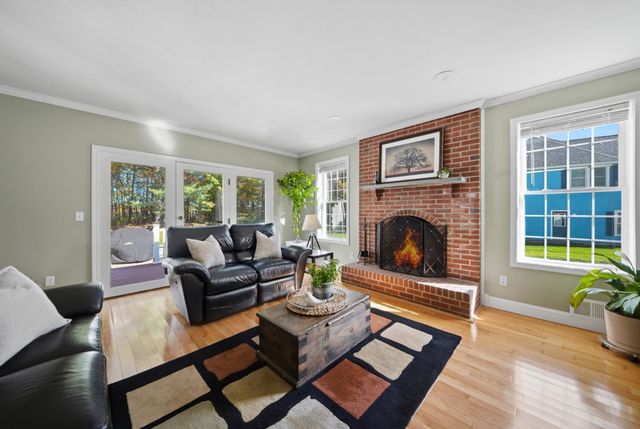 10 Ridgewood Road, Plaistow, NH 03865