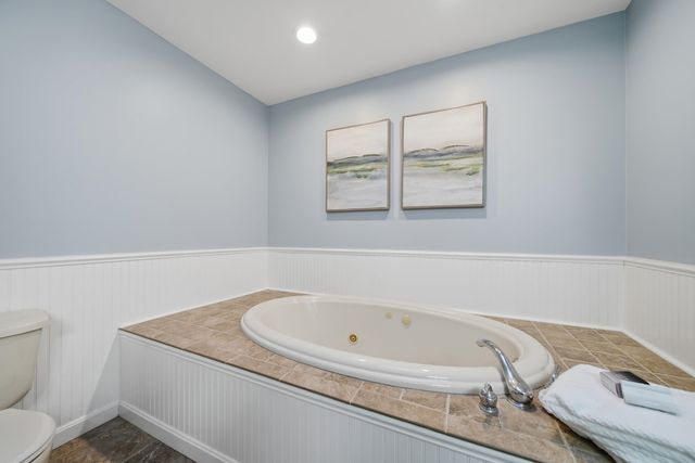 10 Ridgewood Road, Plaistow, NH 03865