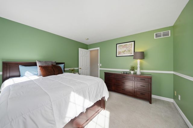 10 Ridgewood Road, Plaistow, NH 03865