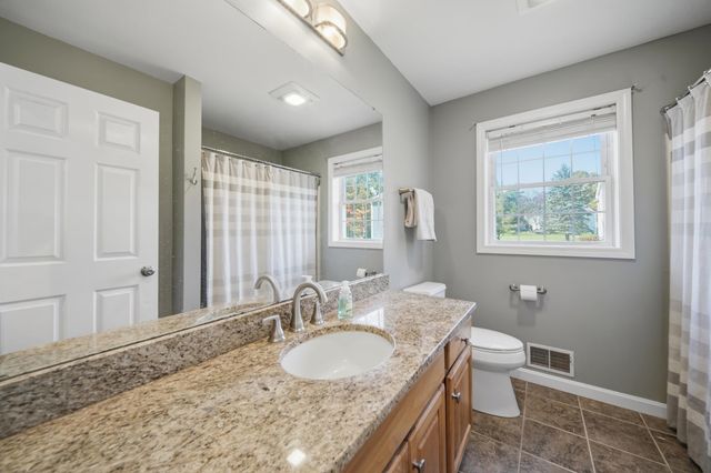 10 Ridgewood Road, Plaistow, NH 03865