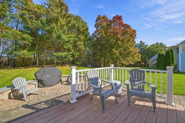 10 Ridgewood Road, Plaistow, NH 03865