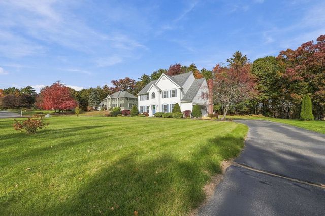 10 Ridgewood Road, Plaistow, NH 03865