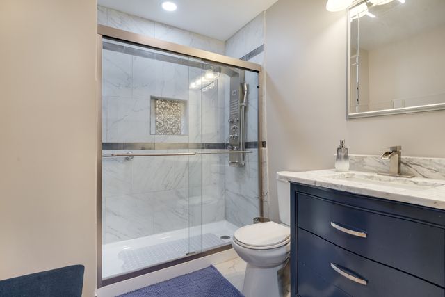 17541 Maple Avenue, Lansing, IL 60438