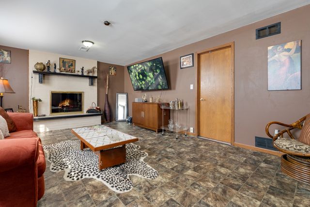 17541 Maple Avenue, Lansing, IL 60438