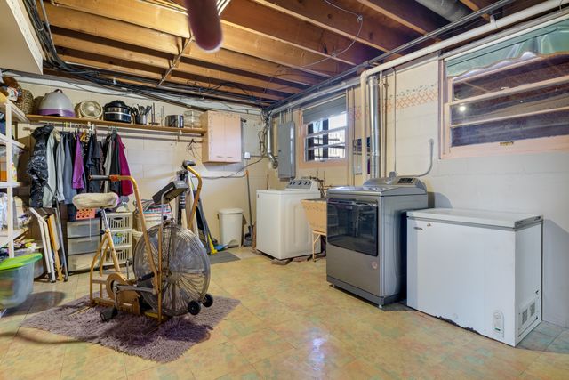 17541 Maple Avenue, Lansing, IL 60438