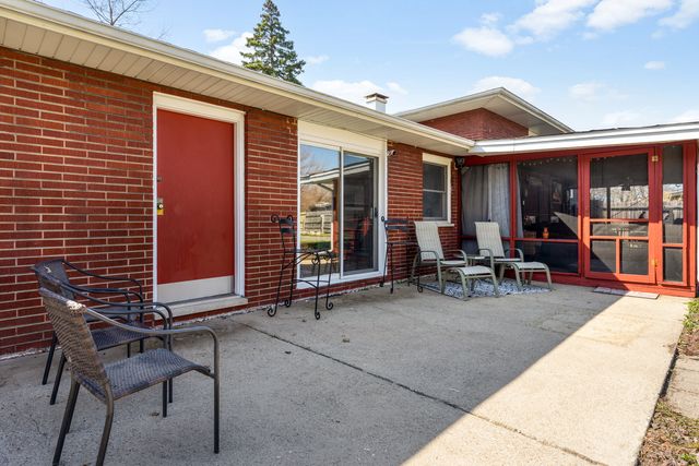 17541 Maple Avenue, Lansing, IL 60438