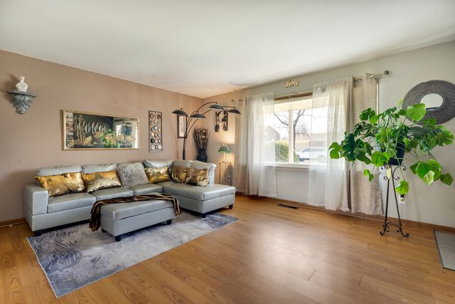 17541 Maple Avenue, Lansing, IL 60438