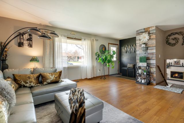 17541 Maple Avenue, Lansing, IL 60438