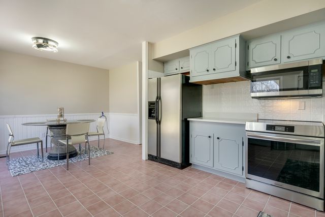 17541 Maple Avenue, Lansing, IL 60438