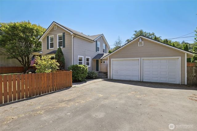 1425 N 1st Avenue, Kelso, WA 98626