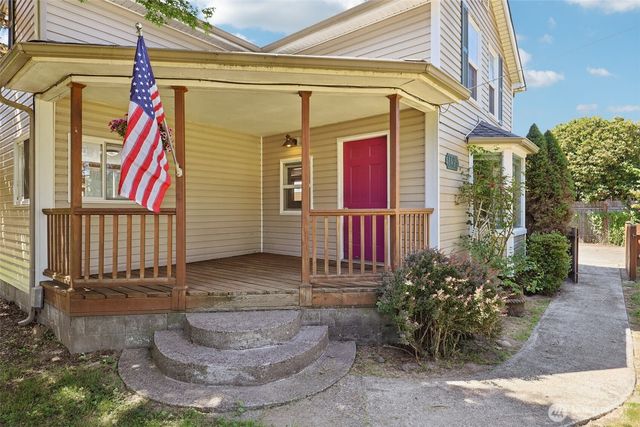 1425 N 1st Avenue, Kelso, WA 98626
