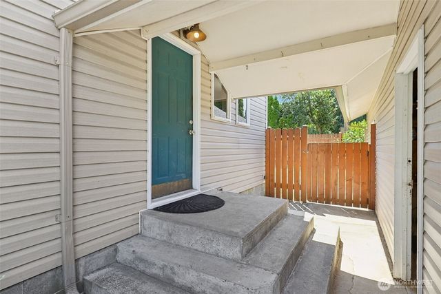 1425 N 1st Avenue, Kelso, WA 98626