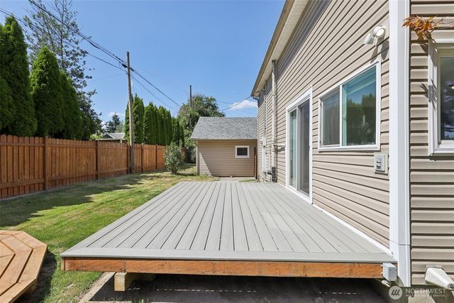 1425 N 1st Avenue, Kelso, WA 98626