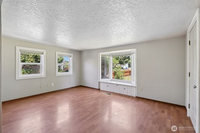 1425 N 1st Avenue, Kelso, WA 98626