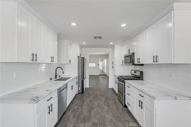 25811 Del Sol, Apple Valley, CA 92308