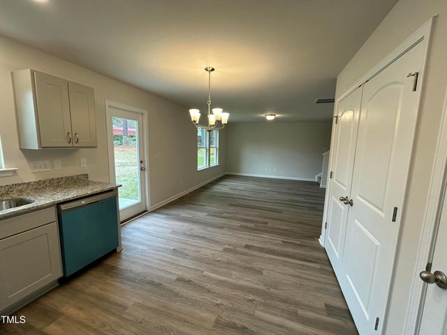 107 W Highland Avenue, Kinston, NC 28501