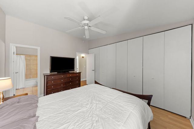 6010 Forest View Road 3A, Lisle, IL 60532