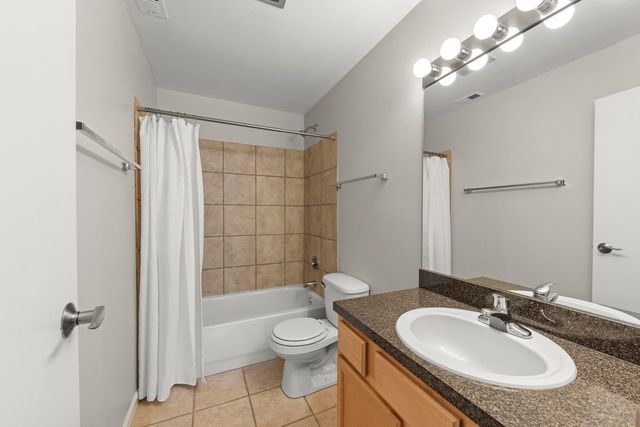 6010 Forest View Road 3A, Lisle, IL 60532