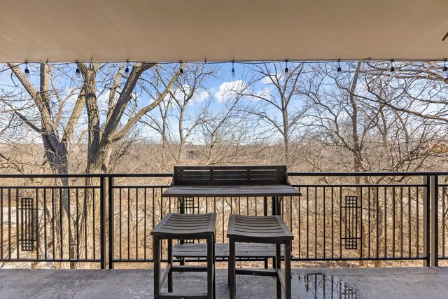 6010 Forest View Road 3A, Lisle, IL 60532