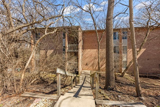 6010 Forest View Road 3A, Lisle, IL 60532