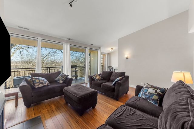 6010 Forest View Road 3A, Lisle, IL 60532