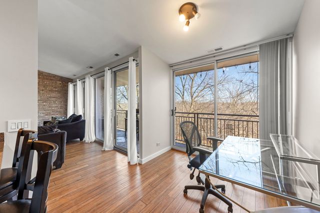 6010 Forest View Road 3A, Lisle, IL 60532