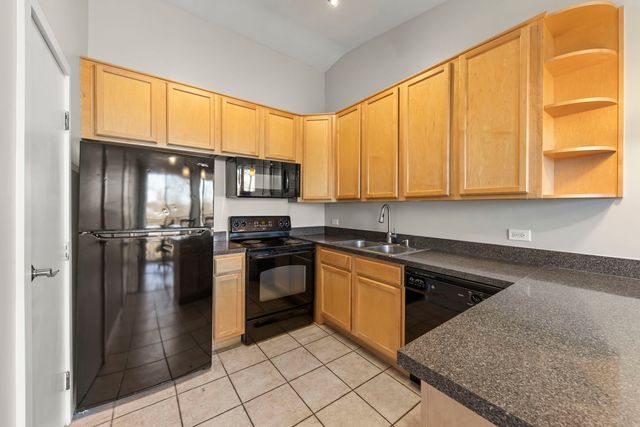 6010 Forest View Road 3A, Lisle, IL 60532