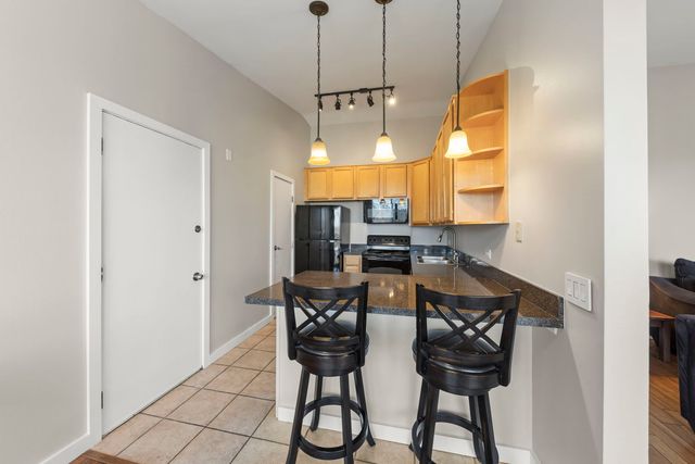 6010 Forest View Road 3A, Lisle, IL 60532