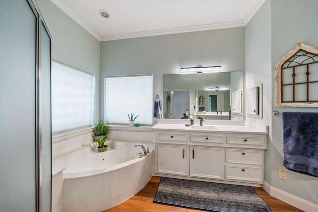 350 Lago Trace Drive, Huffman, TX 77336