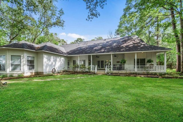350 Lago Trace Drive, Huffman, TX 77336
