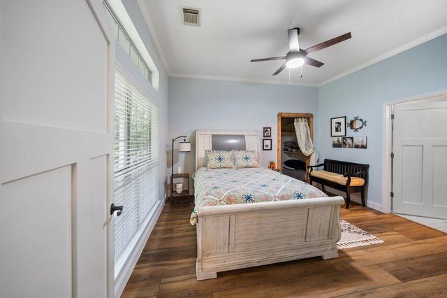 350 Lago Trace Drive, Huffman, TX 77336