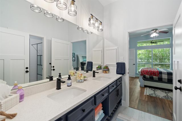 350 Lago Trace Drive, Huffman, TX 77336