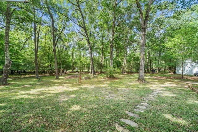 350 Lago Trace Drive, Huffman, TX 77336