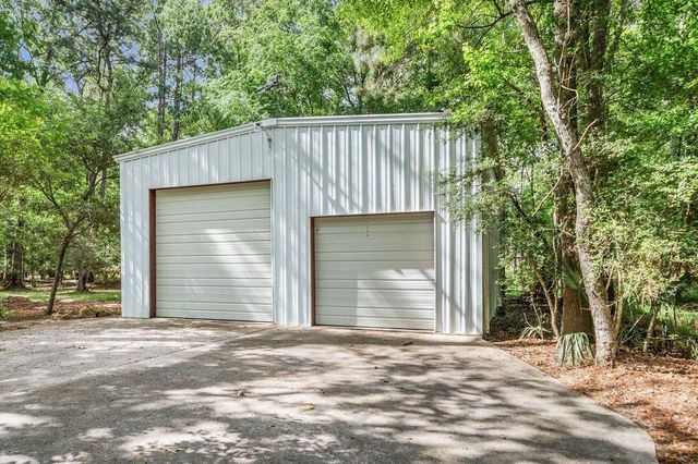 350 Lago Trace Drive, Huffman, TX 77336