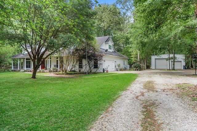 350 Lago Trace Drive, Huffman, TX 77336