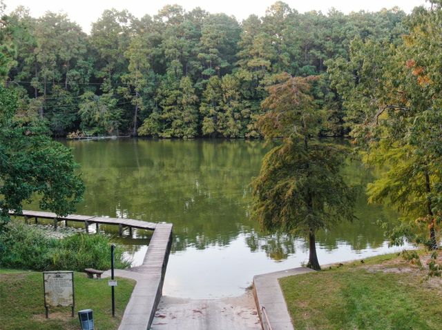 350 Lago Trace Drive, Huffman, TX 77336