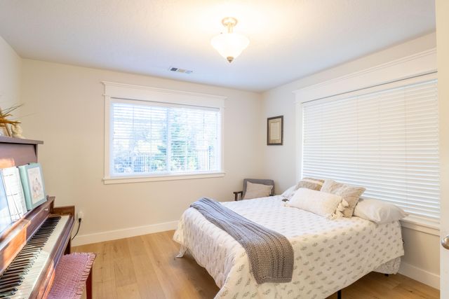 760 Flaming Road, Grants Pass, OR 97526