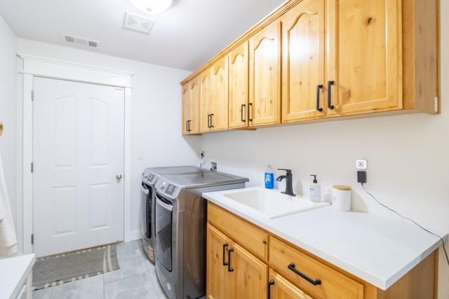 760 Flaming Road, Grants Pass, OR 97526