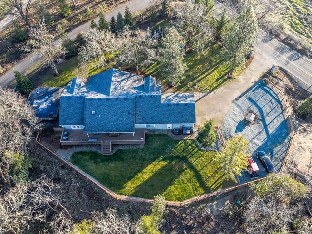 760 Flaming Road, Grants Pass, OR 97526