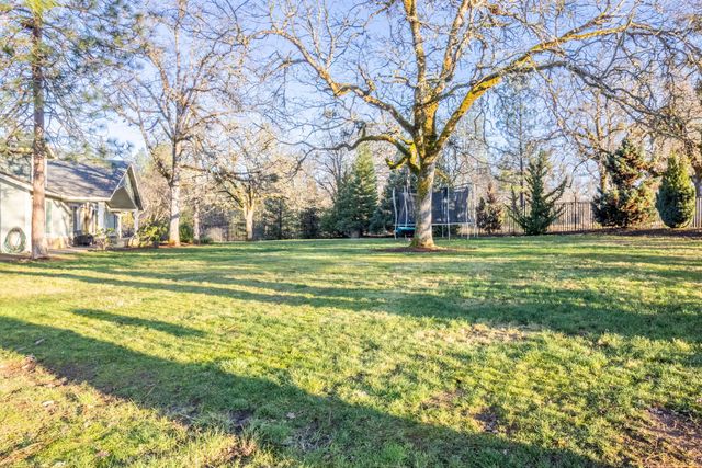 760 Flaming Road, Grants Pass, OR 97526